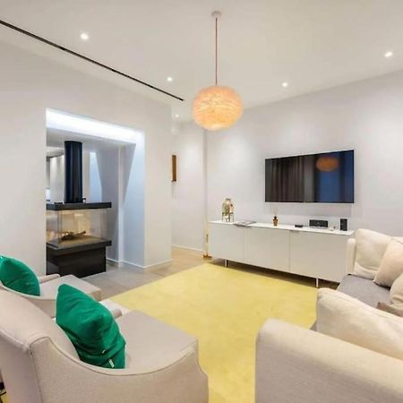 Posh 3 Bedroom Flat With Terrace And Indoor Fireplace In Mayfair, Near Hyde Park لندن المظهر الخارجي الصورة