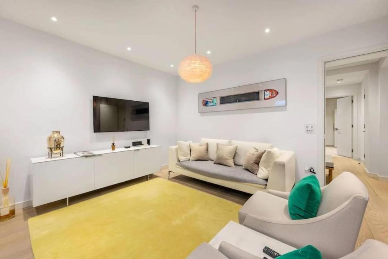 Posh 3 Bedroom Flat With Terrace And Indoor Fireplace In Mayfair, Near Hyde Park لندن المظهر الخارجي الصورة