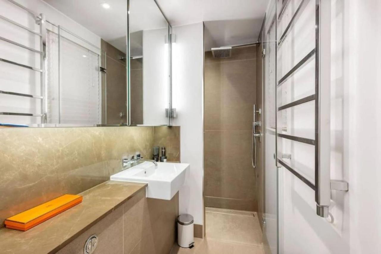 Posh 3 Bedroom Flat With Terrace And Indoor Fireplace In Mayfair, Near Hyde Park لندن المظهر الخارجي الصورة