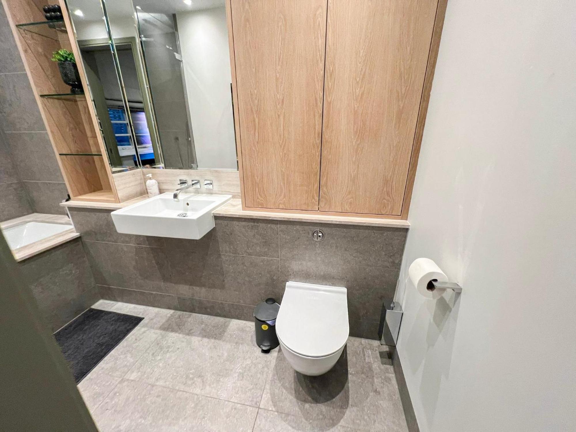 Posh 3 Bedroom Flat With Terrace And Indoor Fireplace In Mayfair, Near Hyde Park لندن المظهر الخارجي الصورة