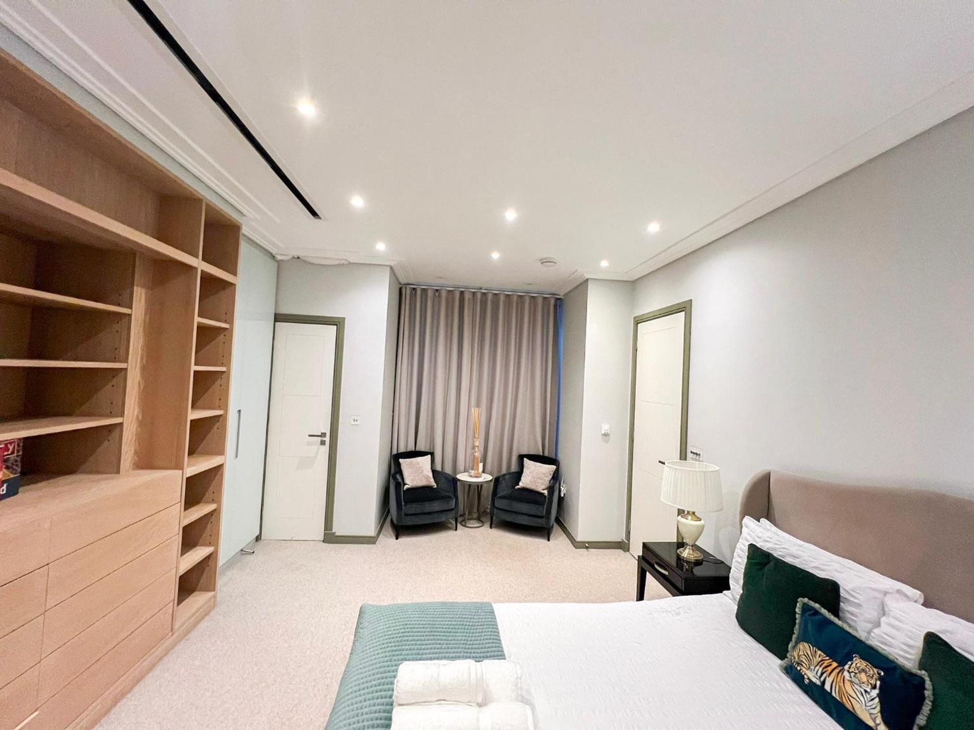 Posh 3 Bedroom Flat With Terrace And Indoor Fireplace In Mayfair, Near Hyde Park لندن المظهر الخارجي الصورة