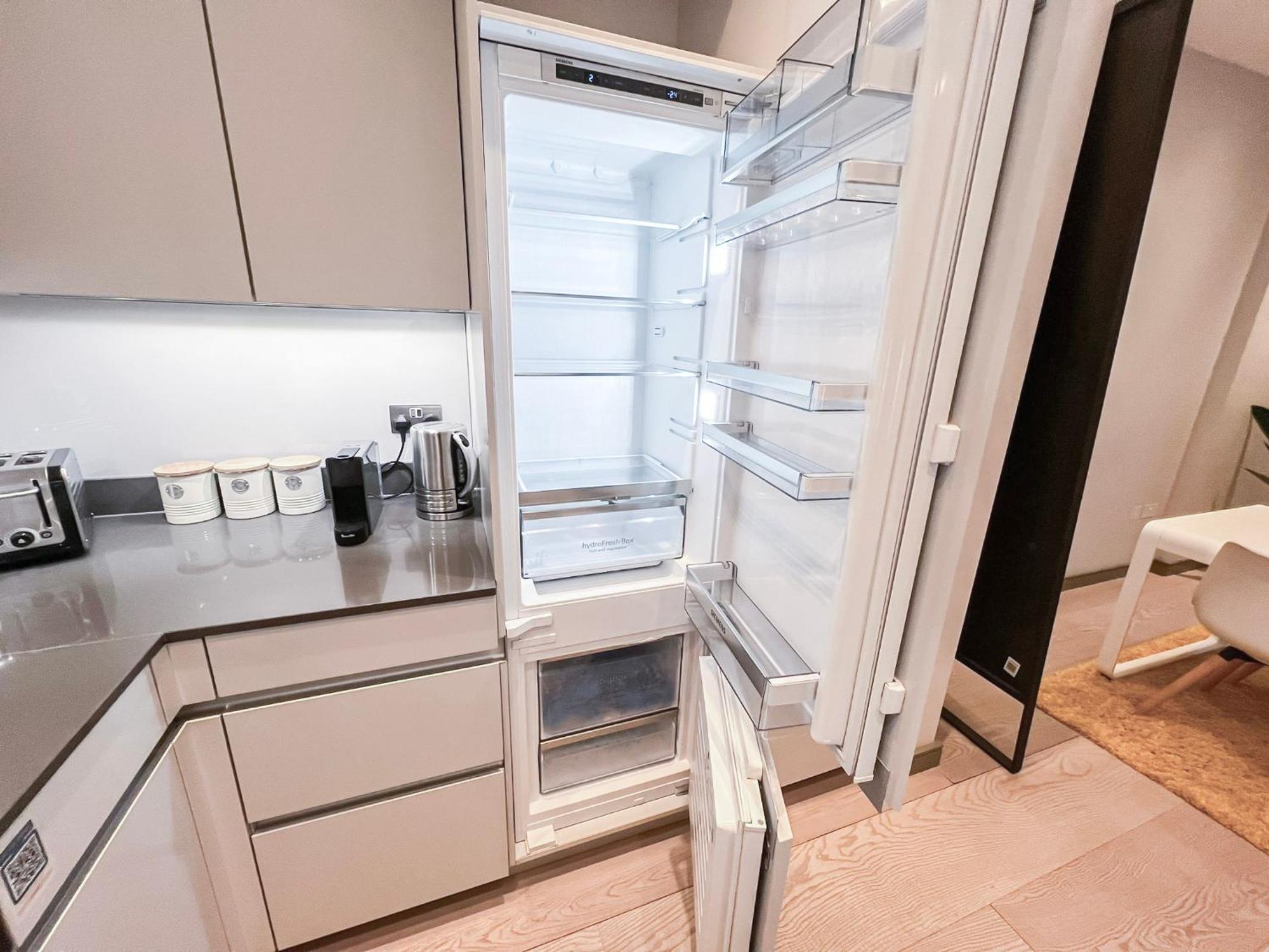 Posh 3 Bedroom Flat With Terrace And Indoor Fireplace In Mayfair, Near Hyde Park لندن المظهر الخارجي الصورة
