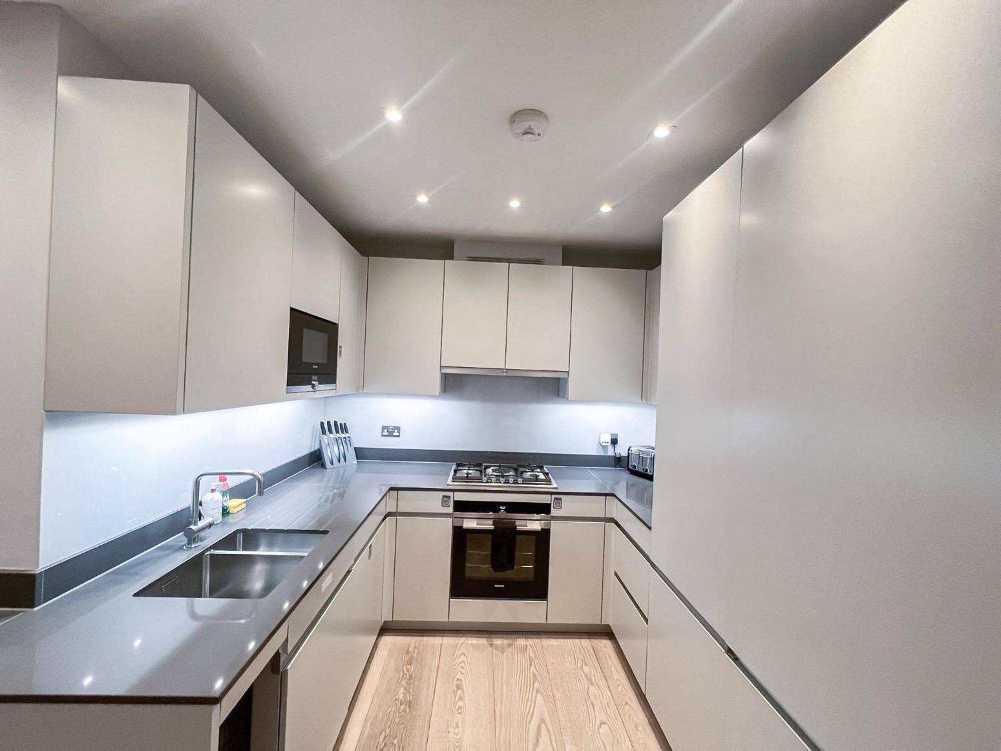 Posh 3 Bedroom Flat With Terrace And Indoor Fireplace In Mayfair, Near Hyde Park لندن المظهر الخارجي الصورة