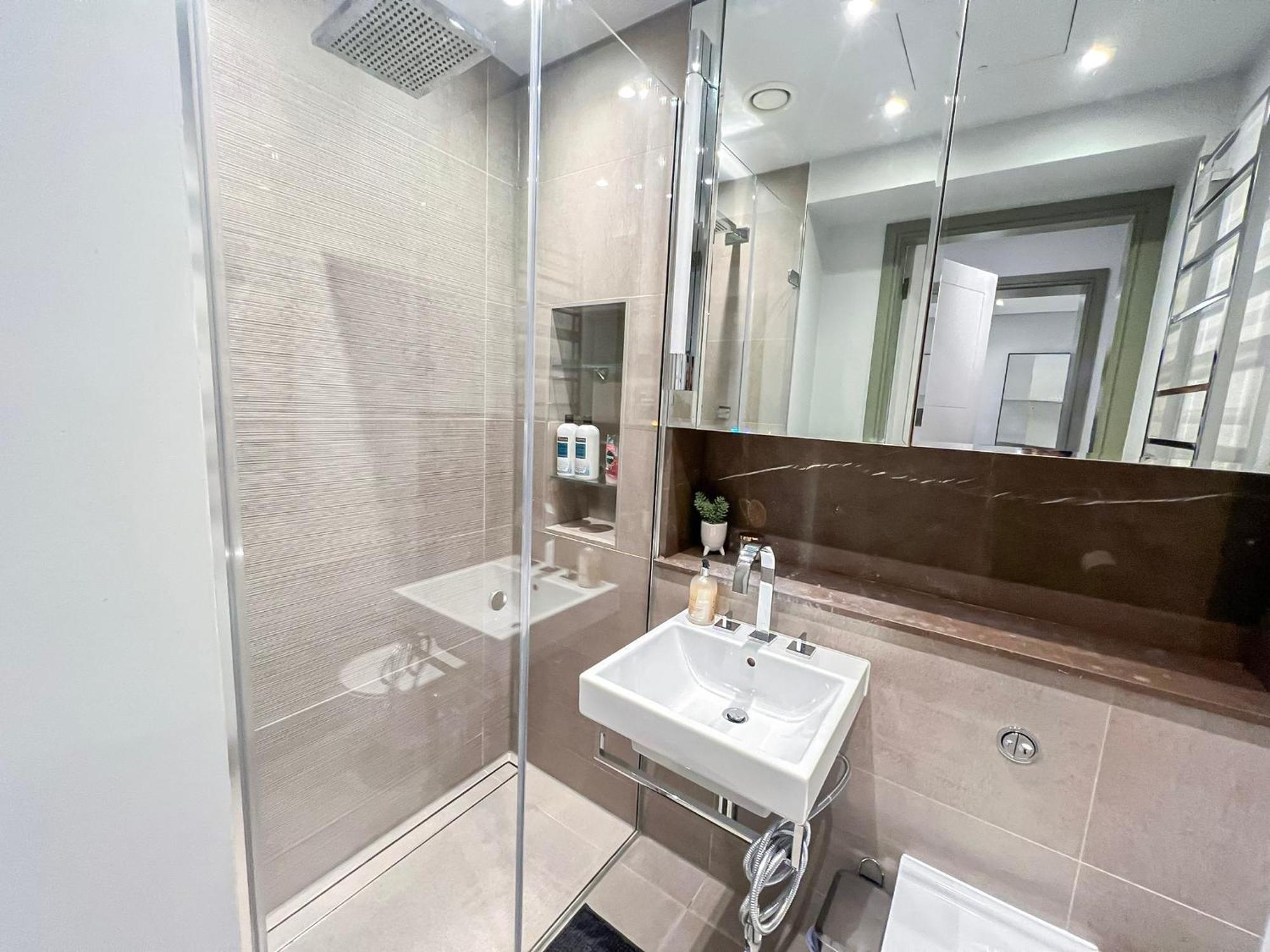 Posh 3 Bedroom Flat With Terrace And Indoor Fireplace In Mayfair, Near Hyde Park لندن المظهر الخارجي الصورة
