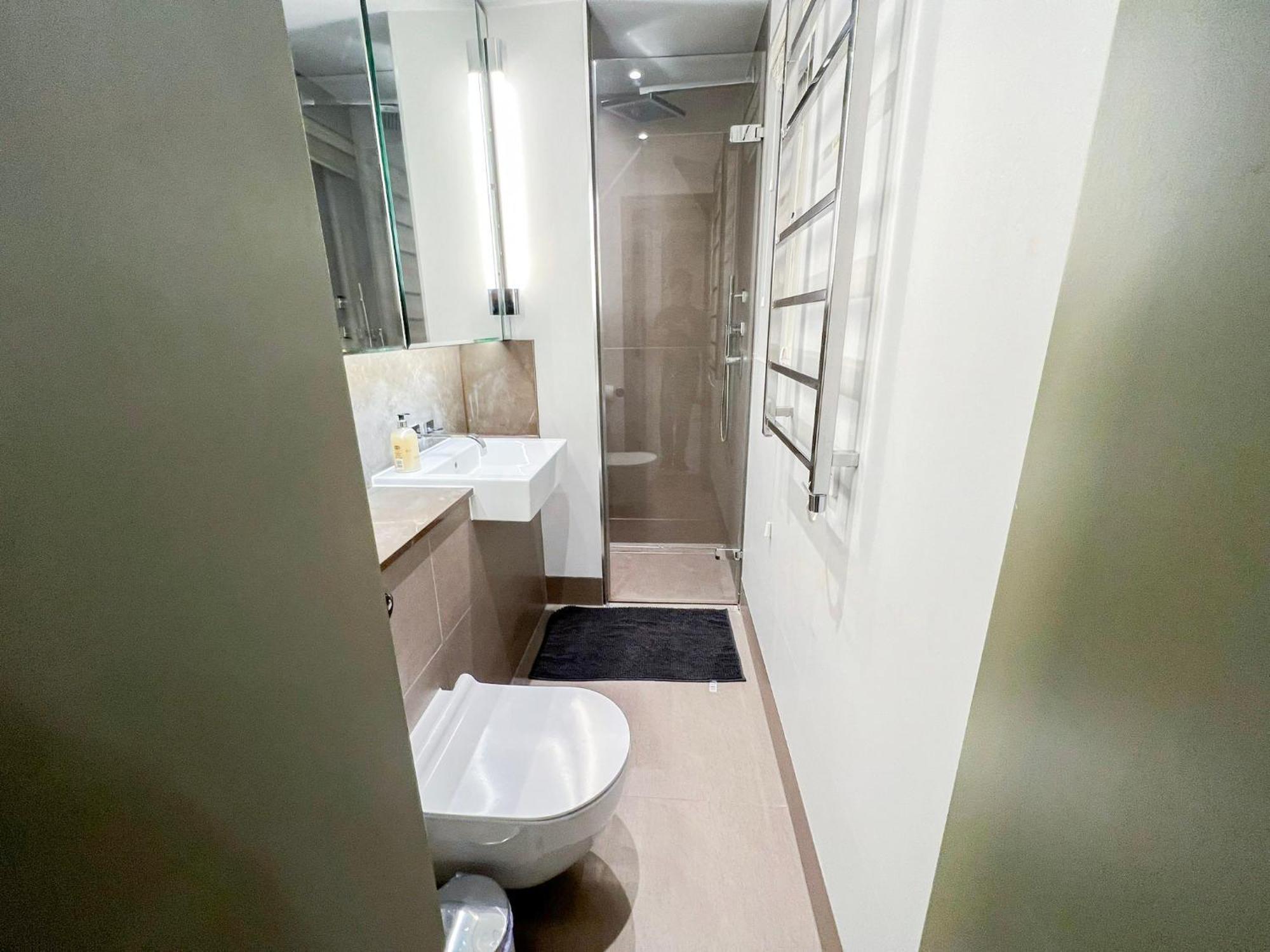 Posh 3 Bedroom Flat With Terrace And Indoor Fireplace In Mayfair, Near Hyde Park لندن المظهر الخارجي الصورة