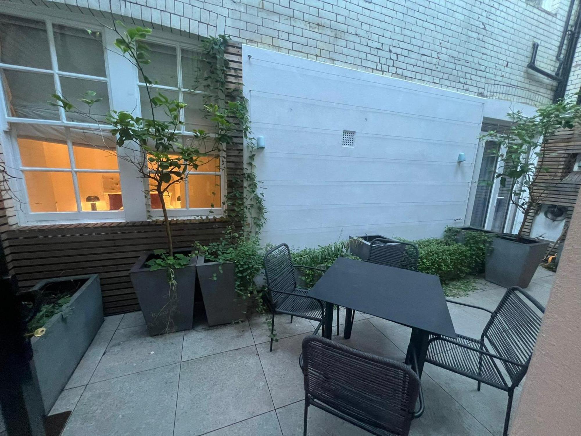 Posh 3 Bedroom Flat With Terrace And Indoor Fireplace In Mayfair, Near Hyde Park لندن المظهر الخارجي الصورة